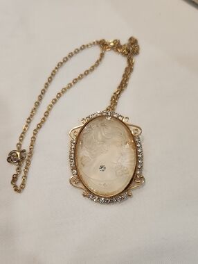 Cameo Pendant Necklace with Clear Crystal Accent